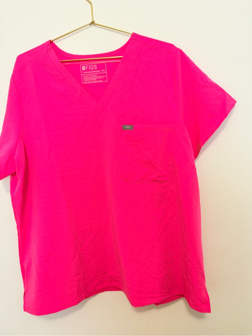 Figs Catarina Top in Rapid Response Pink